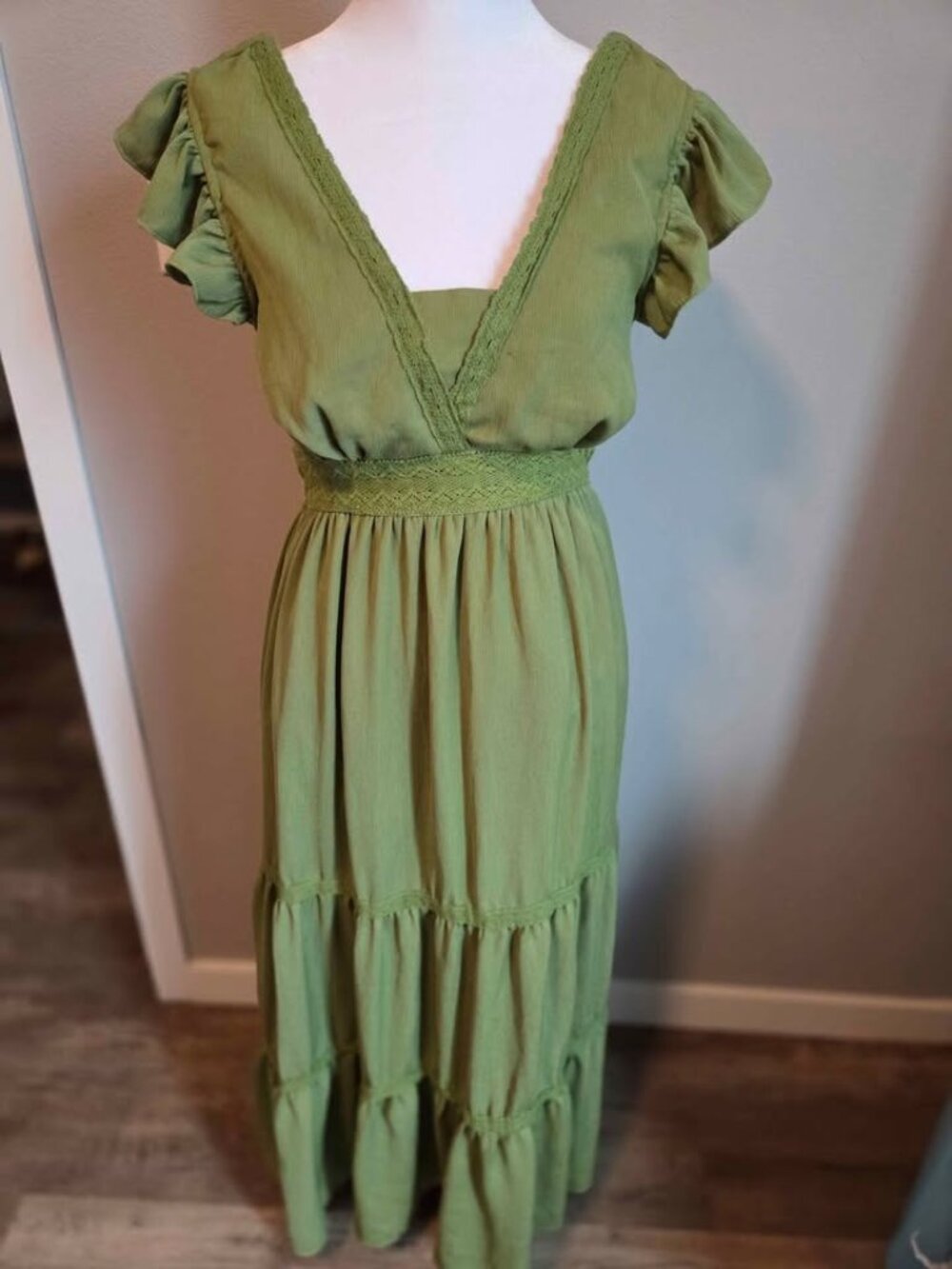 Penelope Rose size large green dress